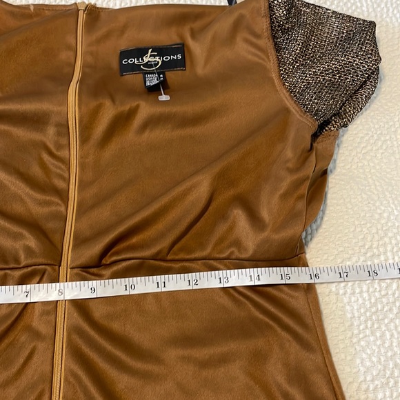 Beautiful Metallic Brown Knitted fully lined gown with scalloped edges. - Picture 7 of 12